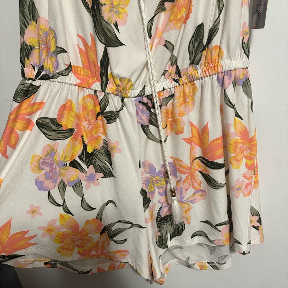 NWT Floral Ruffle Romper - Picture 4 of 6